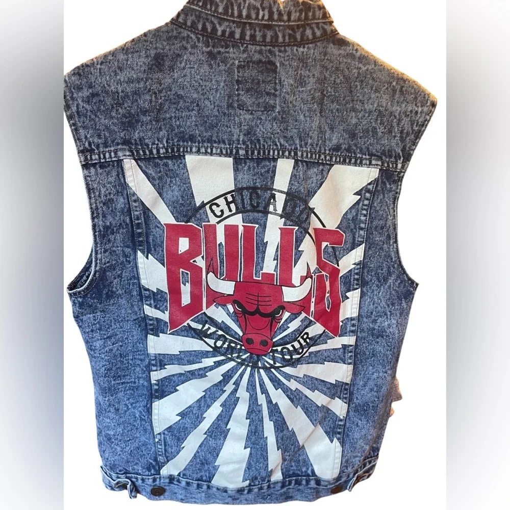 NBA Chicago Bulls Blue Denim Vest - Picture 3 of 6